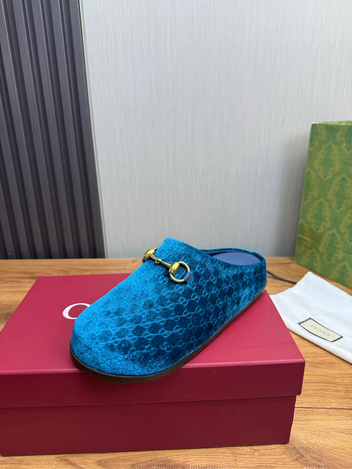 Men's men's shoes💰Pili 420💰Maoli 460💰 ＧＵＣＣＩGucci. Popular couple slippers hot sale🩷💚 🩴Official website one to one production 35-45 size 45 46 🉑️Customized!